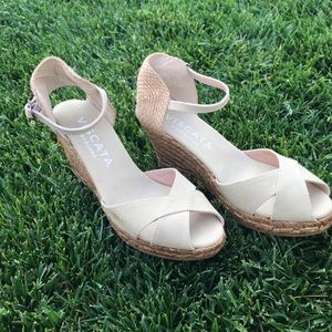 Viscata Beige peep toe espadrilles